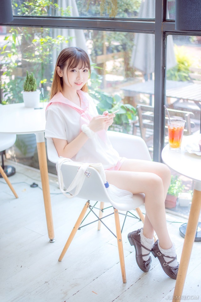 朋友不是先来的人或者认识最久的人,而是那个来了以后再也没有走的人